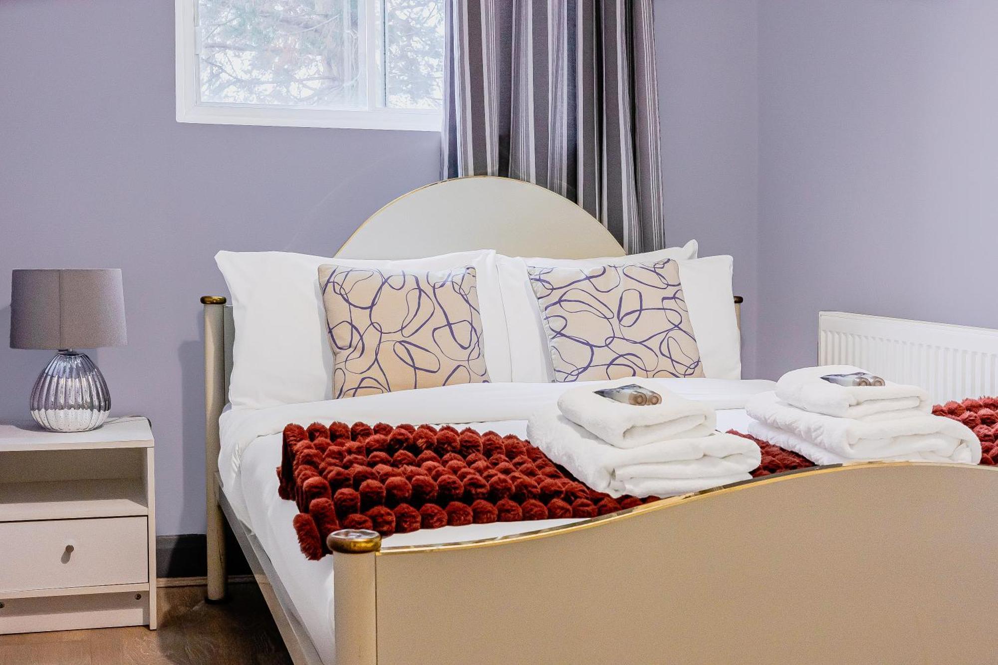 Couple's Getaway 1bdr Near Holland Park Londra